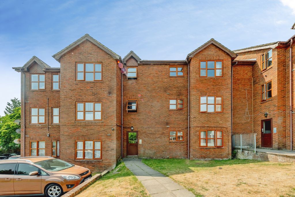 Property photo 1 of 18