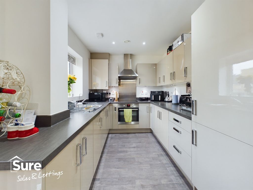 Property photo 3 of 19 4003574