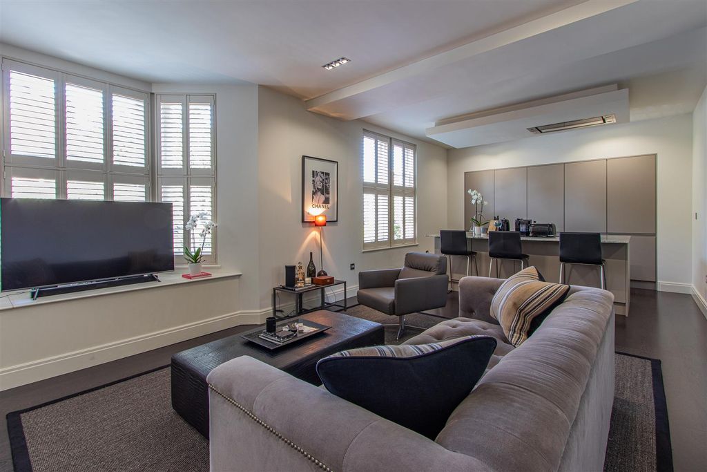 Property photo 1 of 16 Waterloo Court 2-1.Jpg