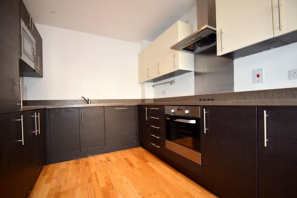 Property photo 3 of 15 Kitchen