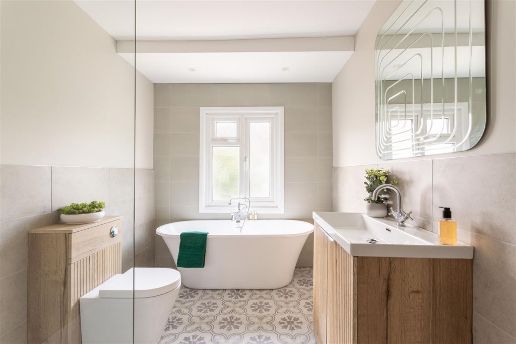 Property photo 3 of 32 32 Southampton Street-5.Jpg