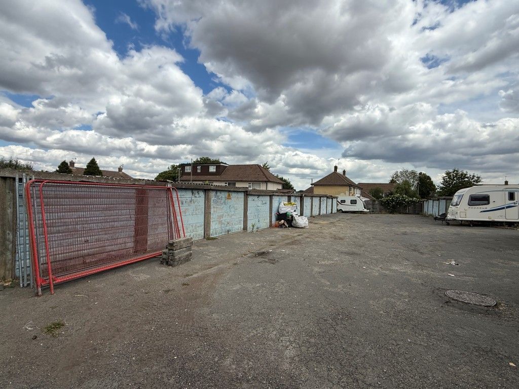 Property photo 1 of 4 Garages To Right
