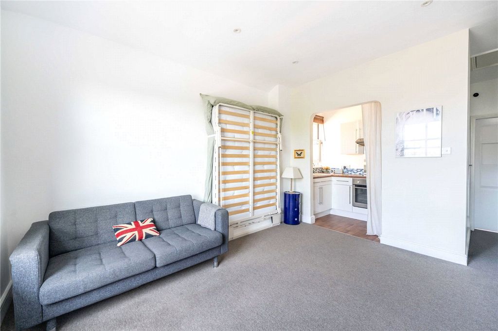 Property photo 2 of 6 Picture No. 16