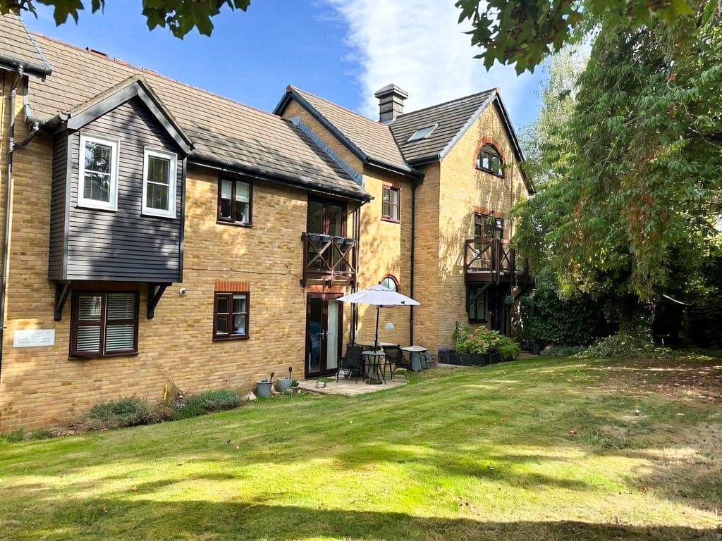 Property photo 1 of 18