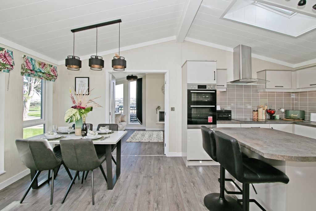 Property photo 3 of 19 Kitchen Diner