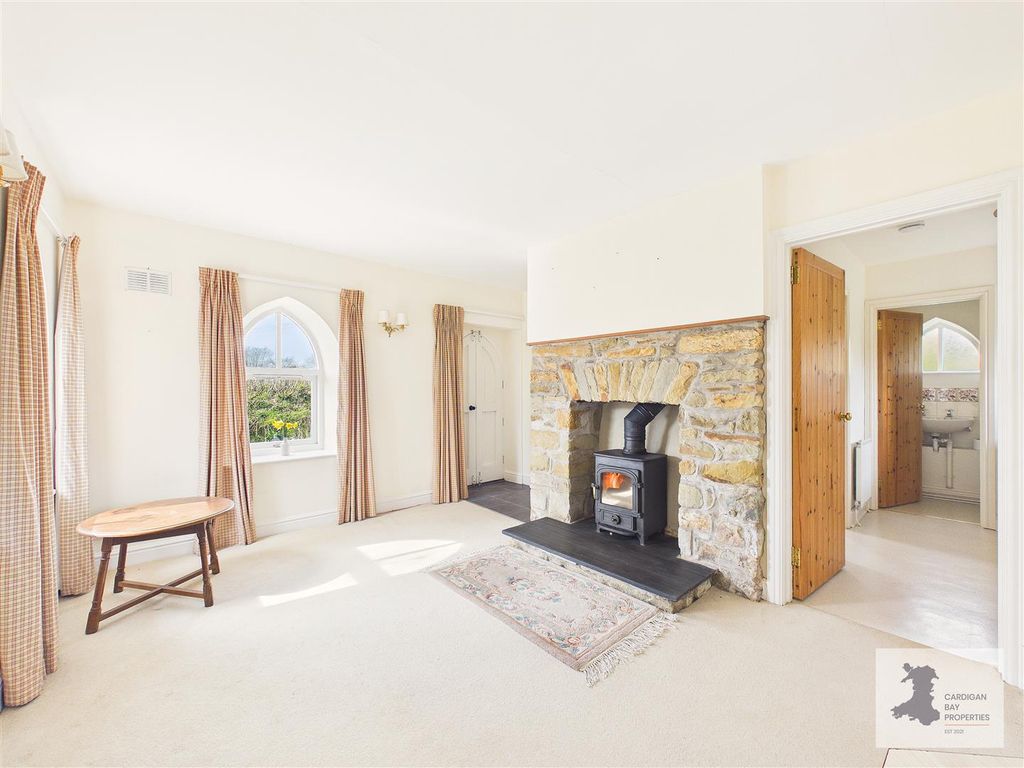 Property photo 3 of 35 Living Room