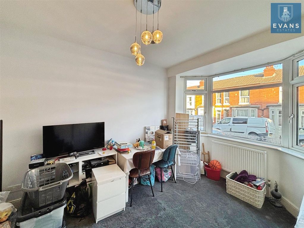 Property photo 3 of 17 Living Room