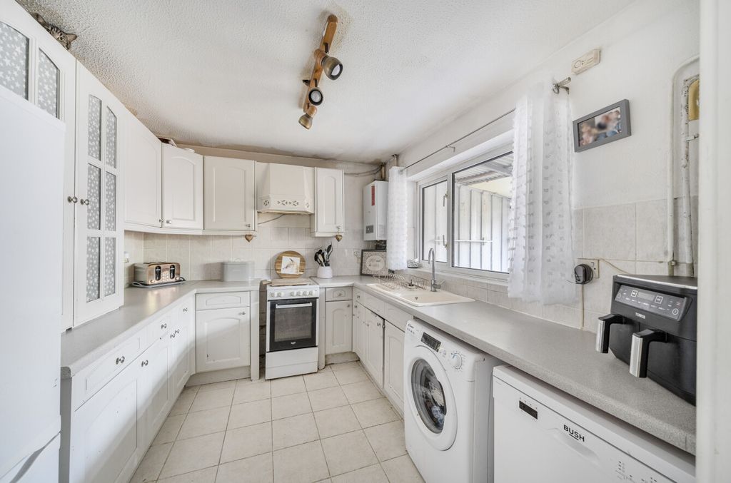 Property photo 3 of 13 128333076881F96dc2383