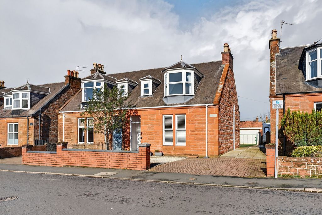 Property photo 1 of 30