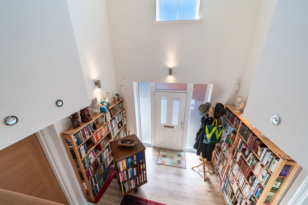 Property photo 3 of 30
