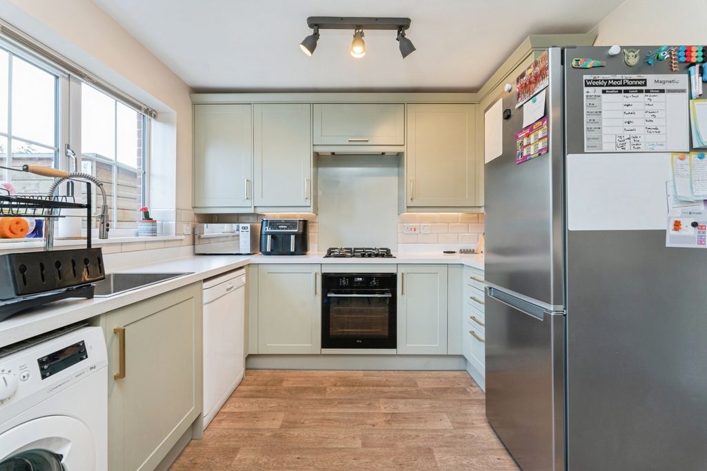 Property photo 2 of 20 Pbox-Img.Jpg