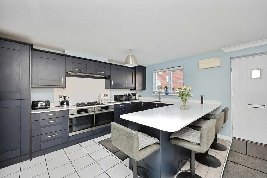 Property photo 2 of 18 Pbox-Img.Jpg