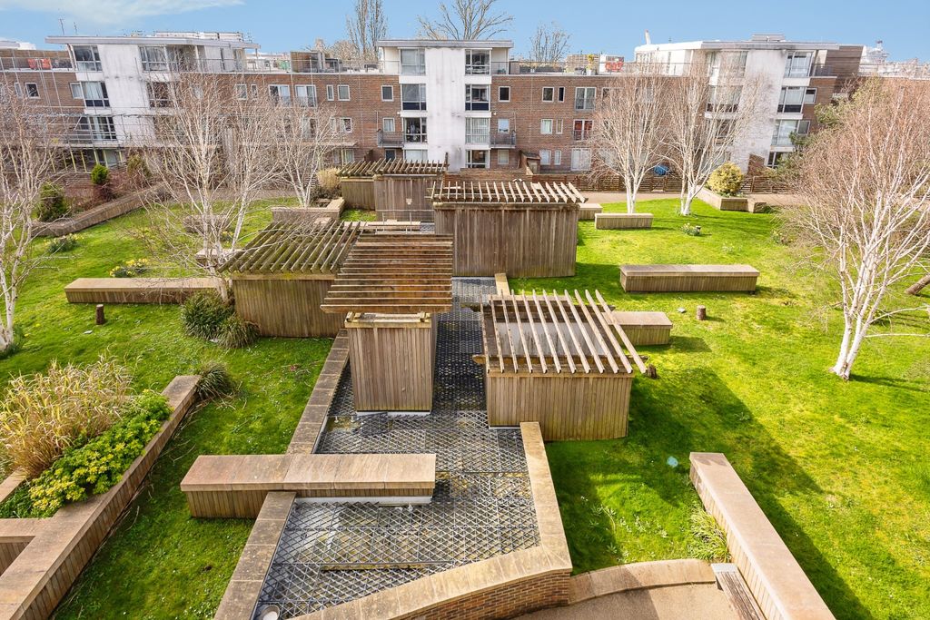 Property photo 3 of 20