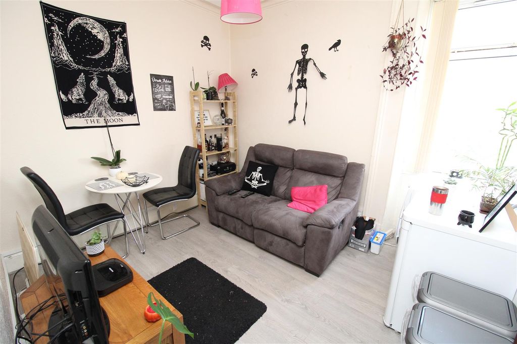 Property photo 1 of 4