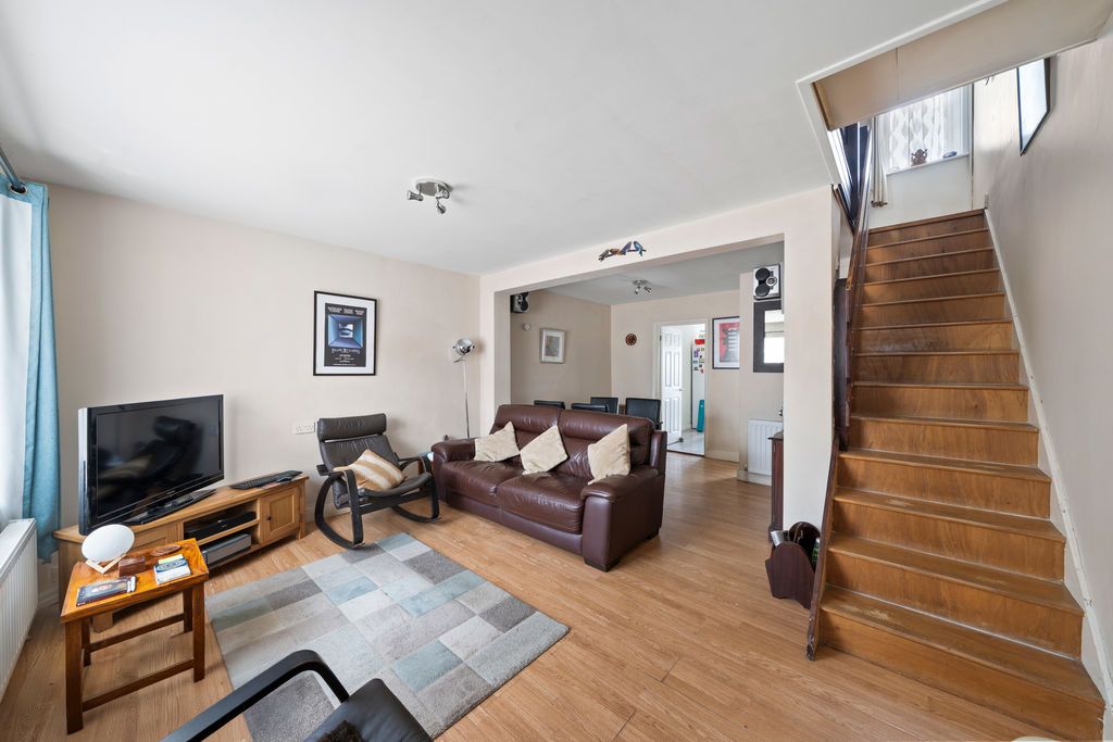 Property photo 3 of 19 Photo 8
