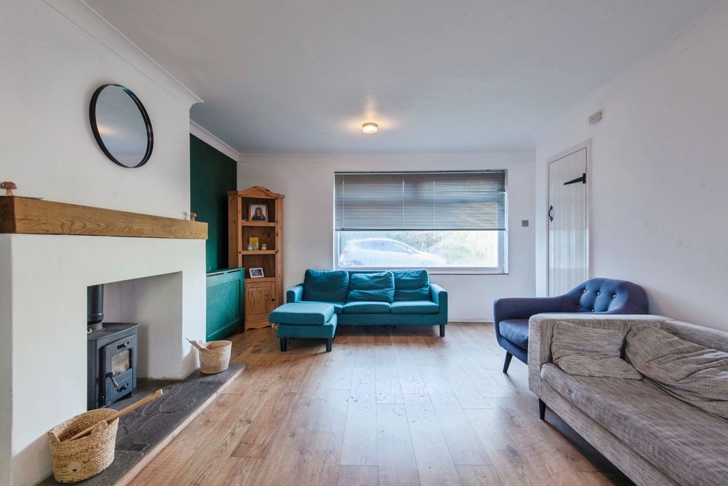 Property photo 2 of 17 Photo