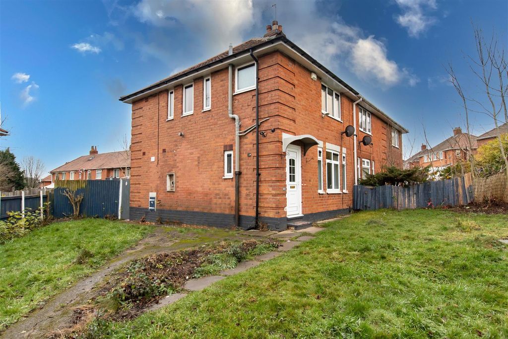 Property photo 1 of 14 Approach