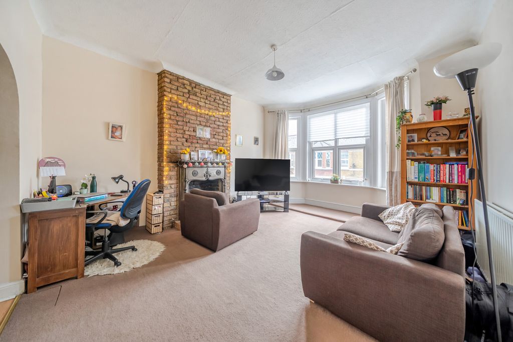 Property photo 2 of 11 1407568-8-6981E52...