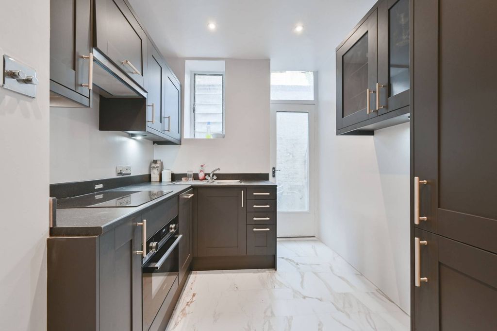 Property photo 3 of 6 Picture No. 05