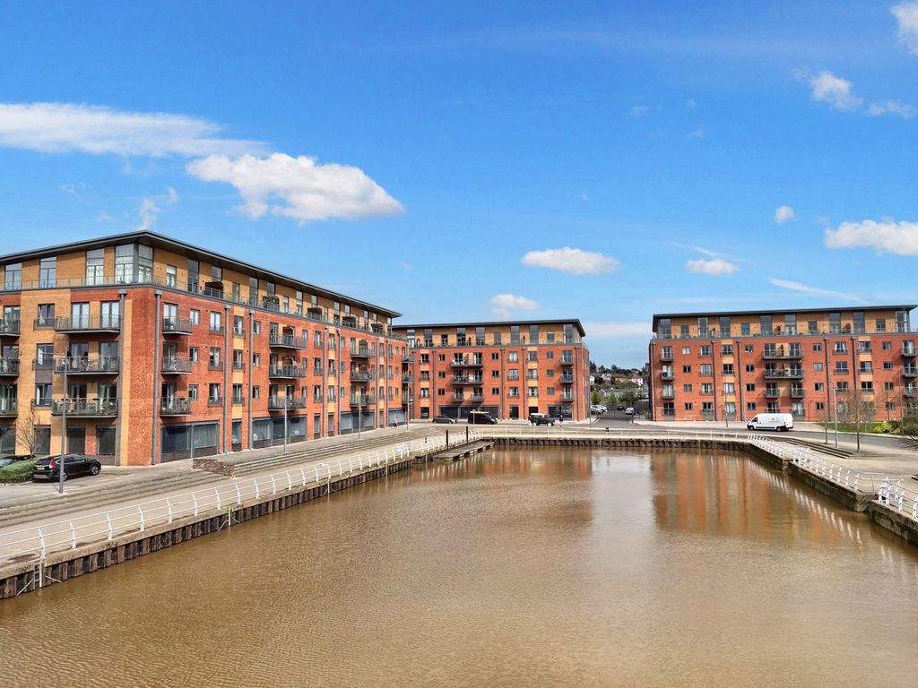 Property photo 1 of 11 Front