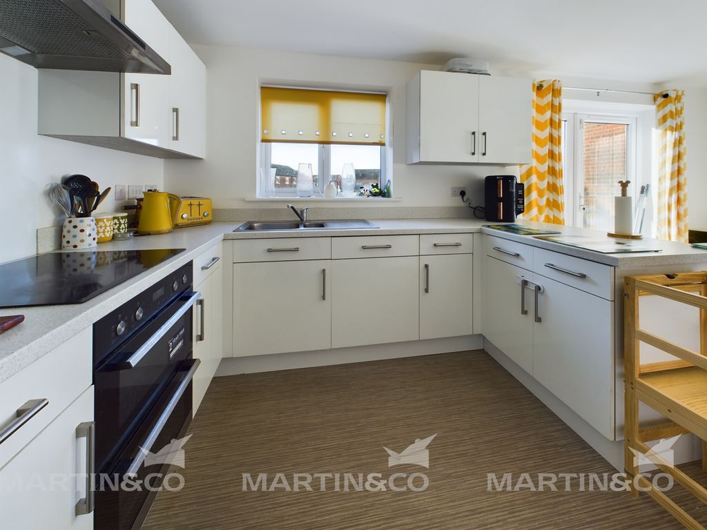 Property photo 2 of 17 Cam02406G0-Pr0383-Still010