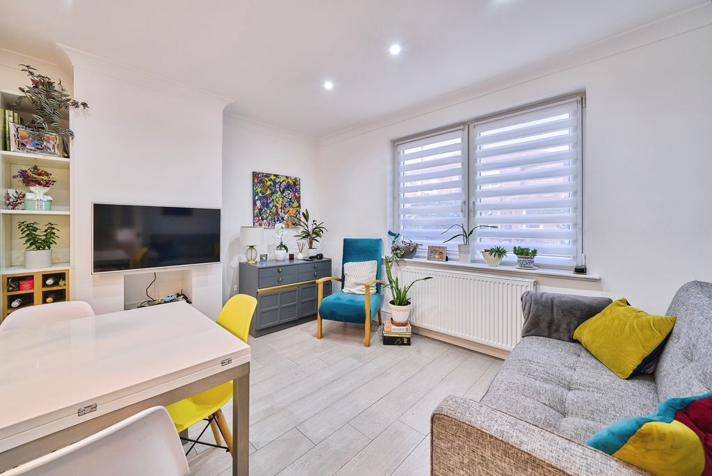 Property photo 3 of 23 Pbox-Img.Jpg