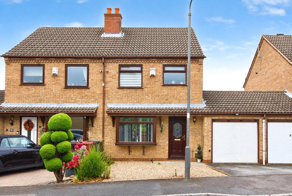 Property photo 1 of 19 Picture No. 04
