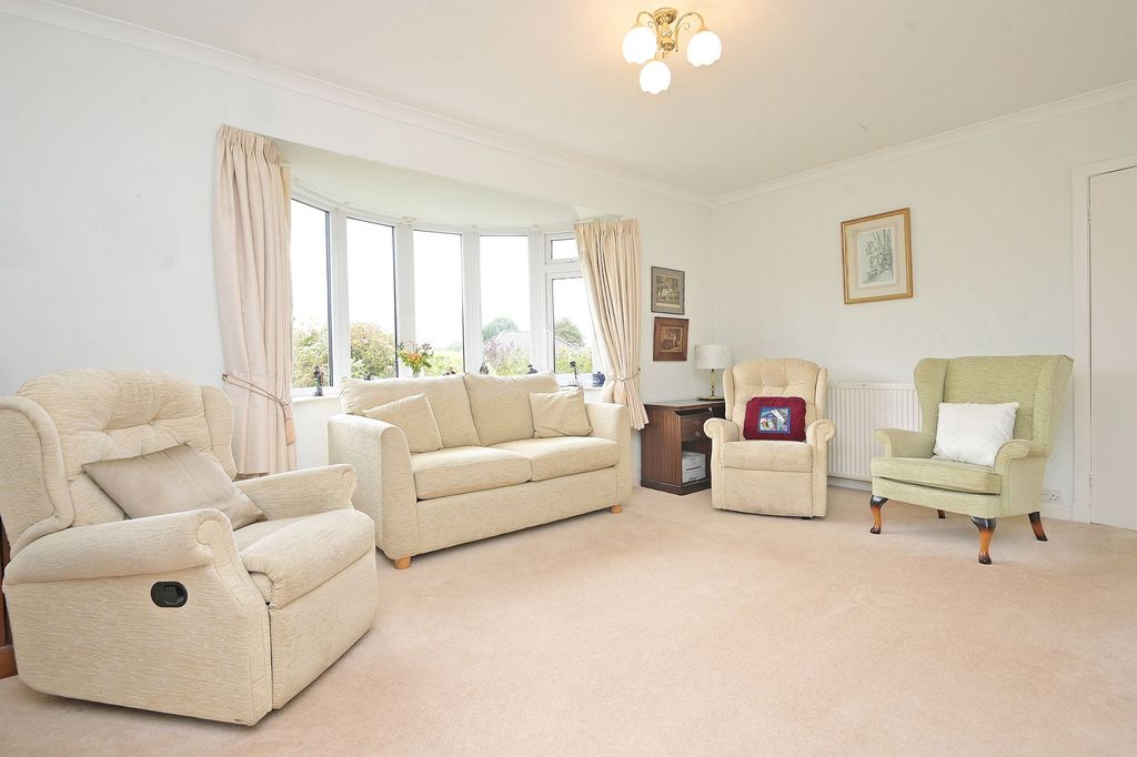 Property photo 3 of 27