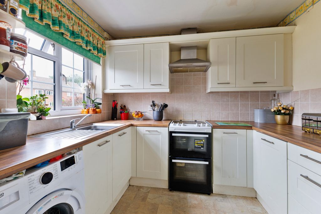 Property photo 2 of 9