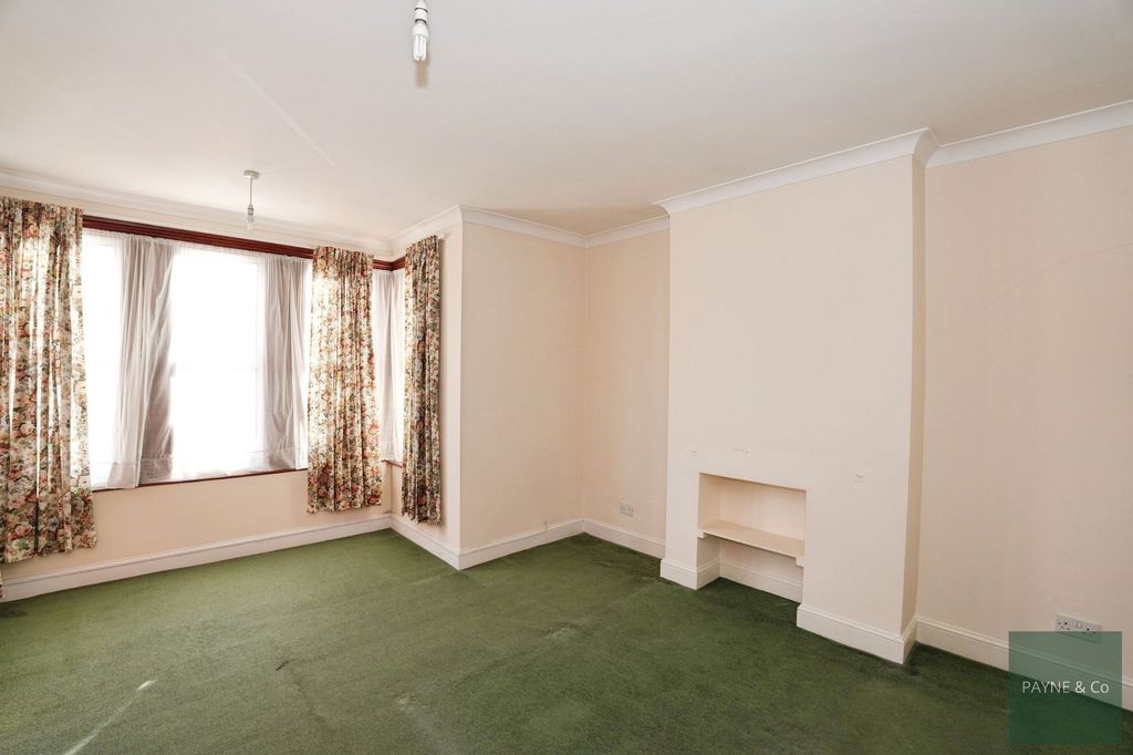 Property photo 3 of 22