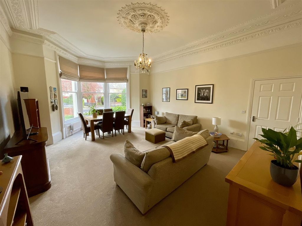 Property photo 2 of 16 Lounge/Diner