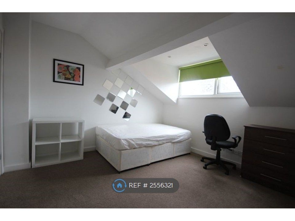 Property photo 3 of 12 Top Floor Bedroom