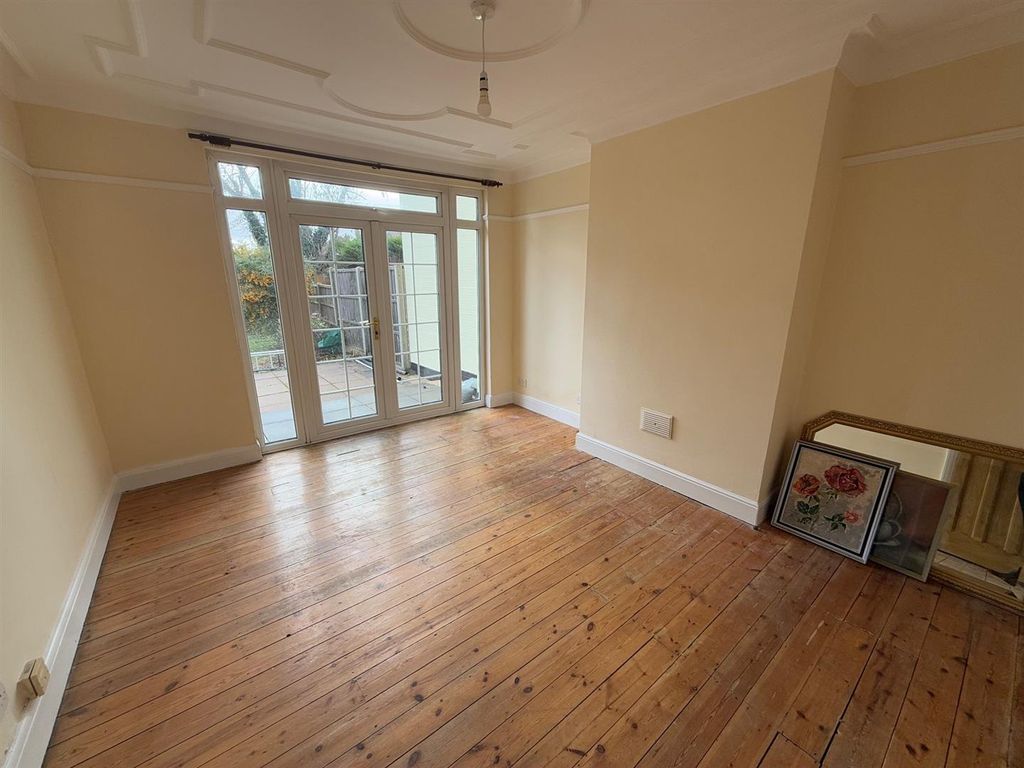 Property photo 3 of 7 3.Jpg