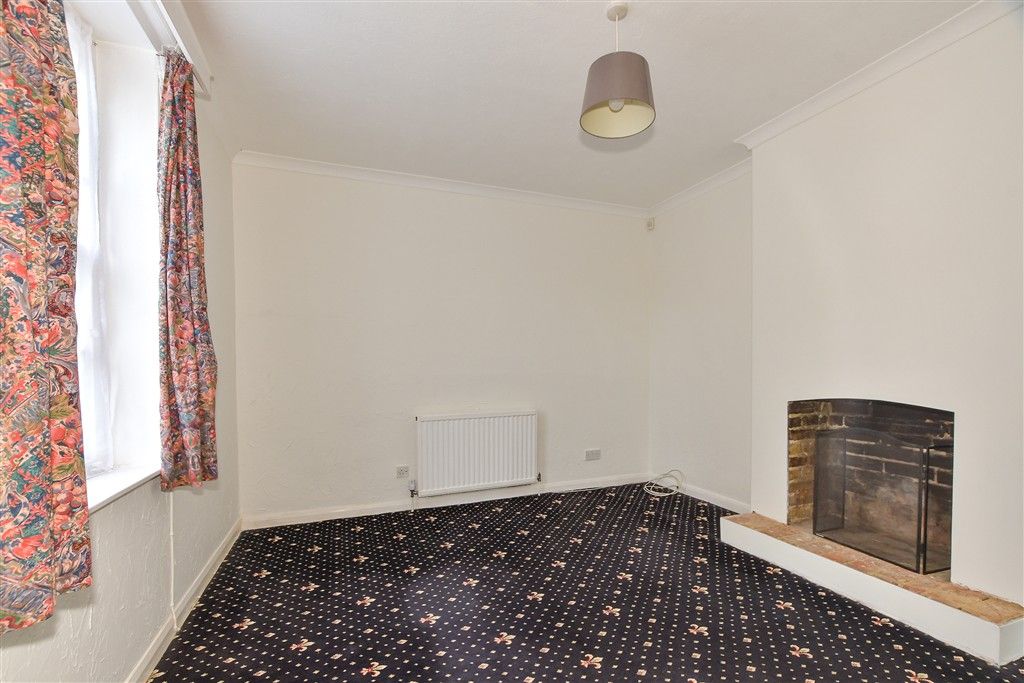 Property photo 2 of 12 Lounge