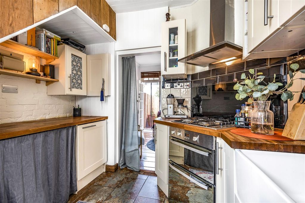 Property photo 2 of 7 Kitchen 1.Jpg