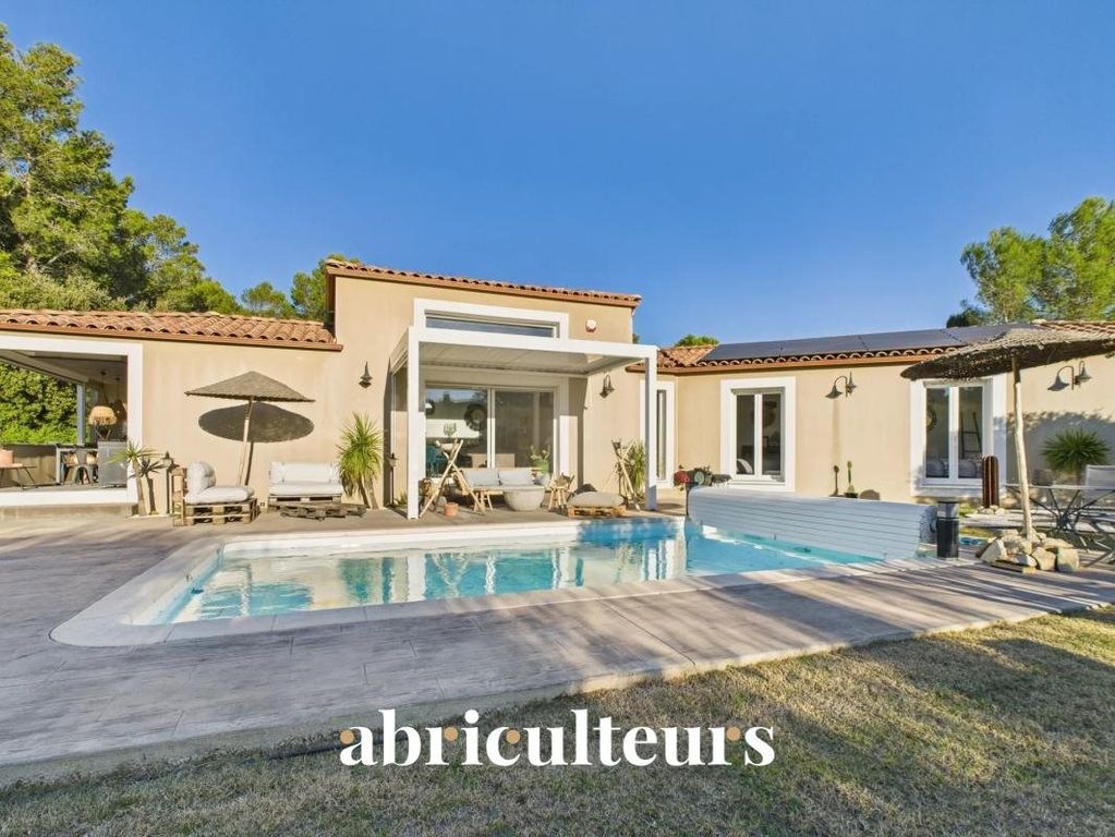 Property photo 1 of 18 Exceptional Contemporary Villa With Heated Pool For Sale 3 Km From Calvisson (30114)