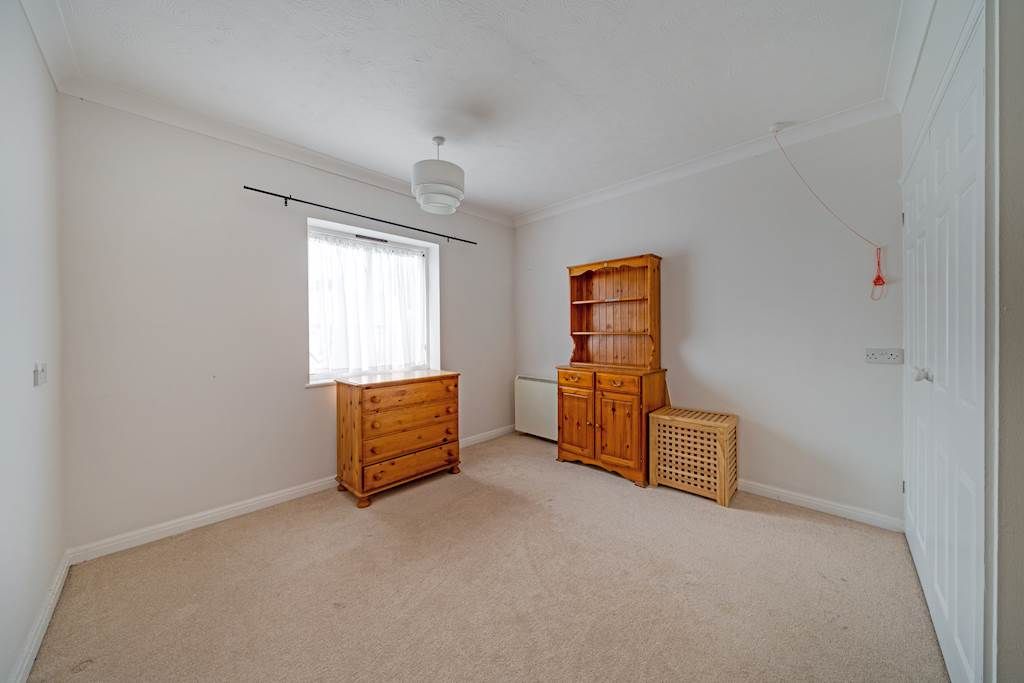 Property photo 2 of 15 05-784681897 - Hgll - Ns - 17 Rosetta Court Se19 2