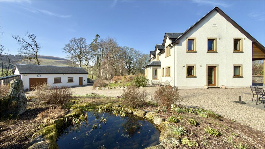 Property photo 2 of 30 Broomhall Garden