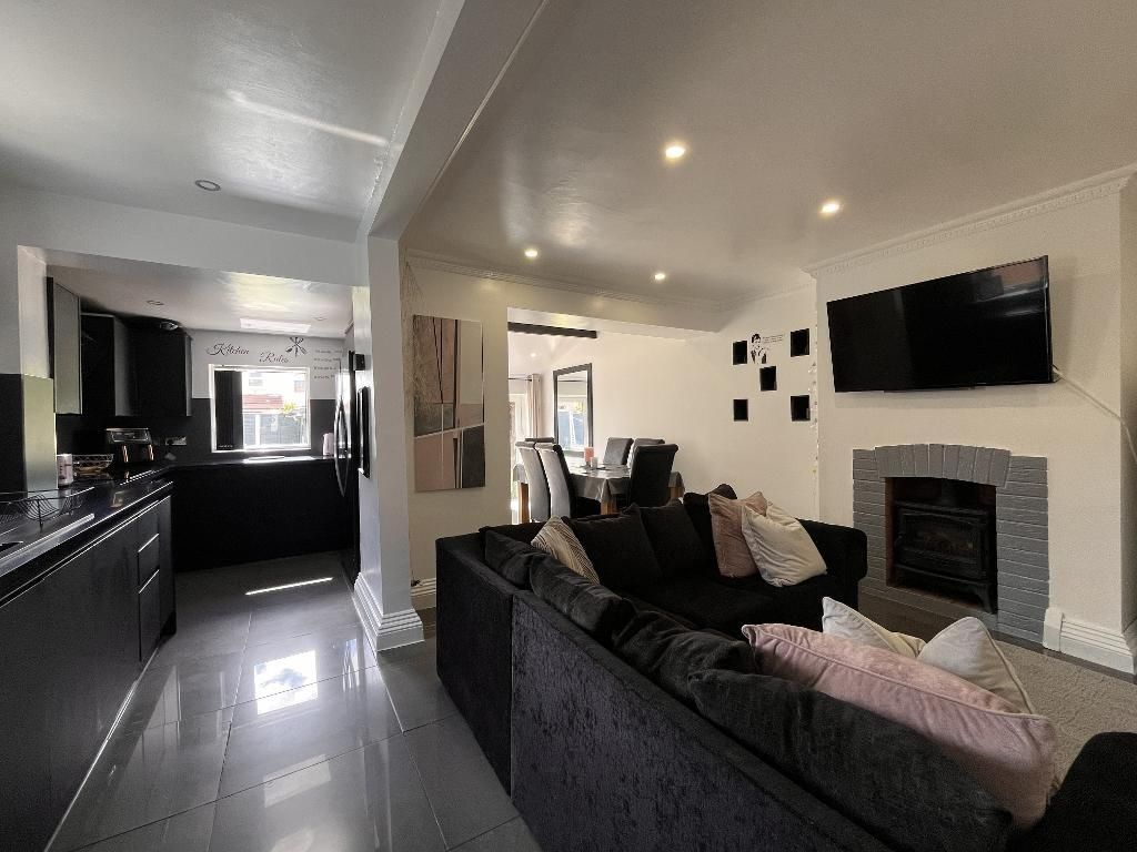 Property photo 3 of 20 Open Plan Living