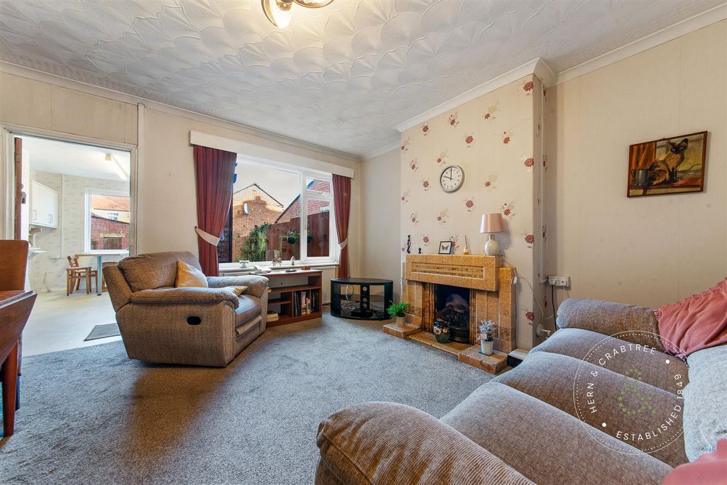 Property photo 3 of 34 Brook-Street-18.Jpg