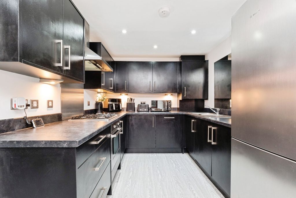 Property photo 2 of 34 Pbox-Img.Jpg