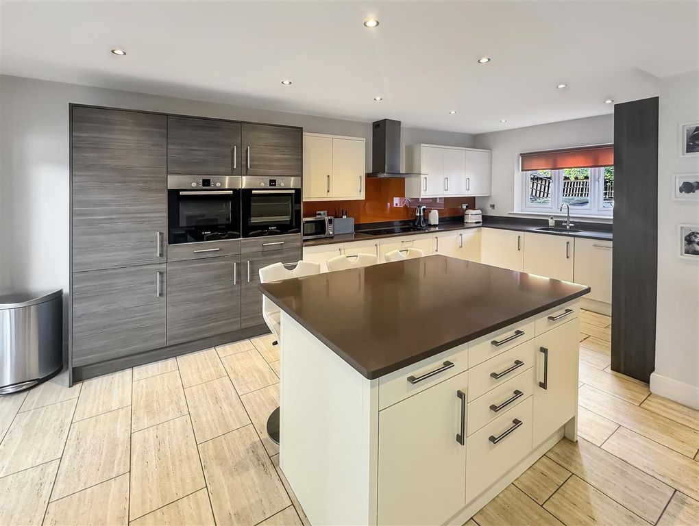 Property photo 3 of 23 A2F9996Ca2Abf7Cdc4c6B87361B0116F12Be70F1.Jpg