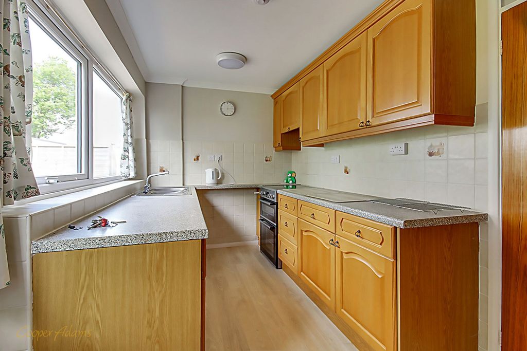 Property photo 3 of 12 Kitchen