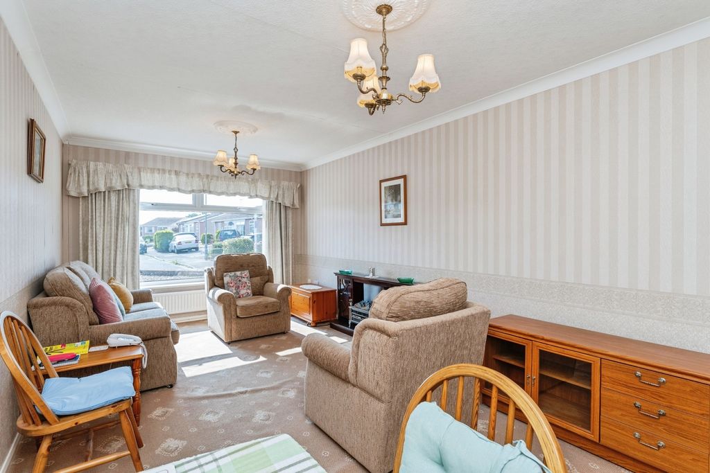 Property photo 3 of 17 Pbox-Img.Jpg