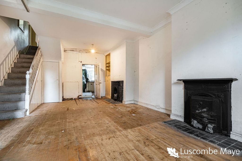 Property photo 3 of 17