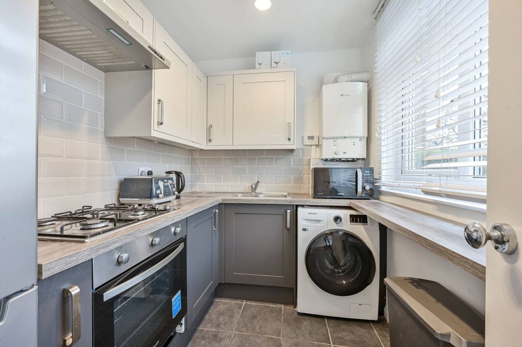 Property photo 2 of 4