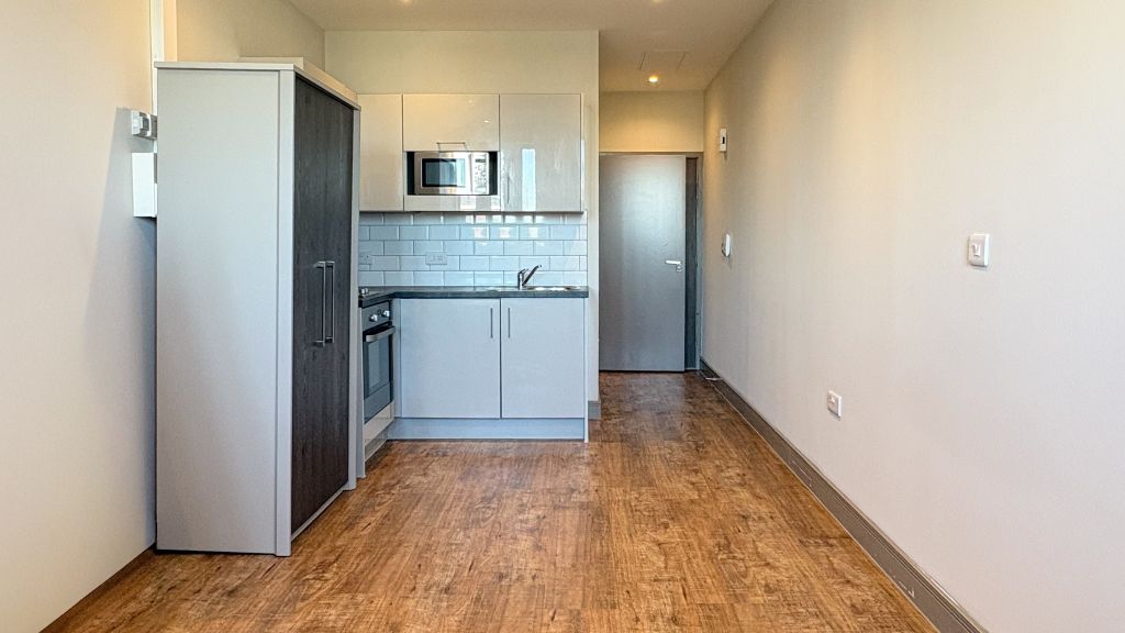 Property photo 1 of 11 Kitchen