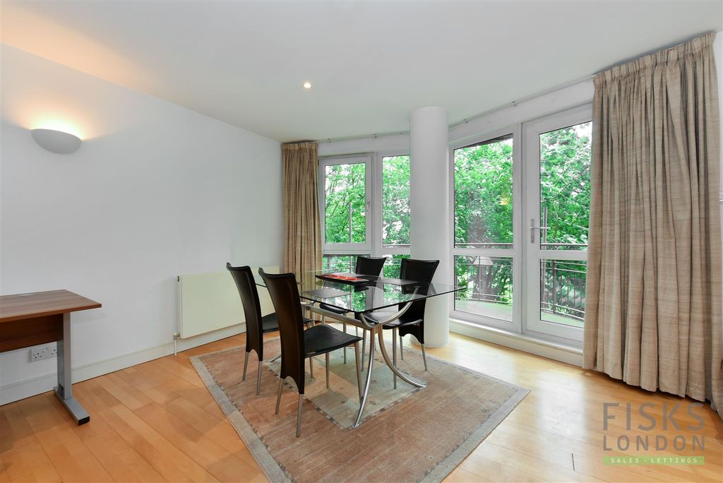 Property photo 3 of 11 Flat 66 New Atlas Wharf (3).Jpg