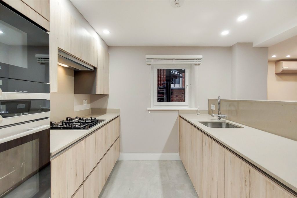 Property photo 3 of 12 Picture No. 04