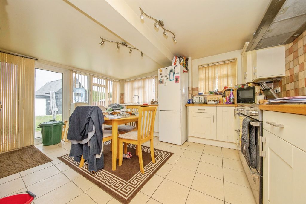 Property photo 3 of 23